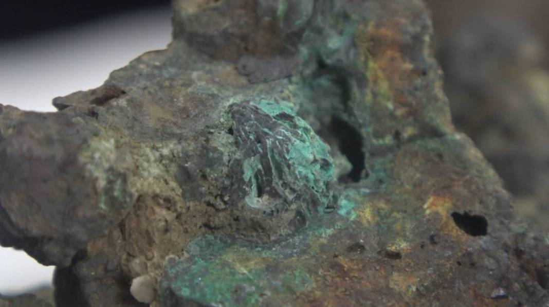 Otlakta bulduğu taş parçasını göktaşı diye alıp eve götürdü: Uyurken yaşadıkları nedeniyle bin pişman oldu! 8